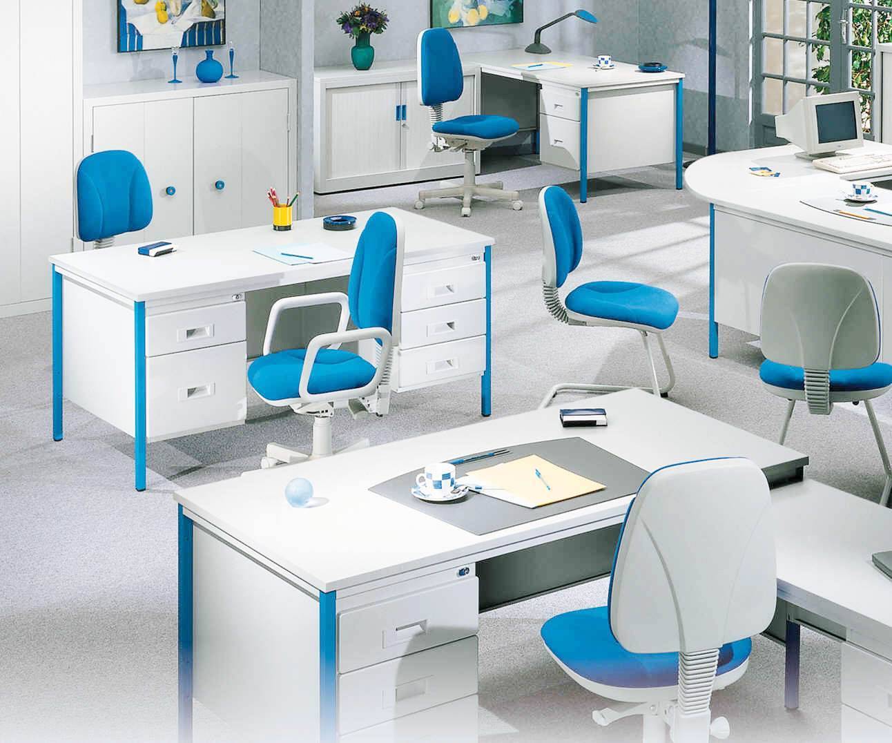 Офисная мебель в сине-белом цвете