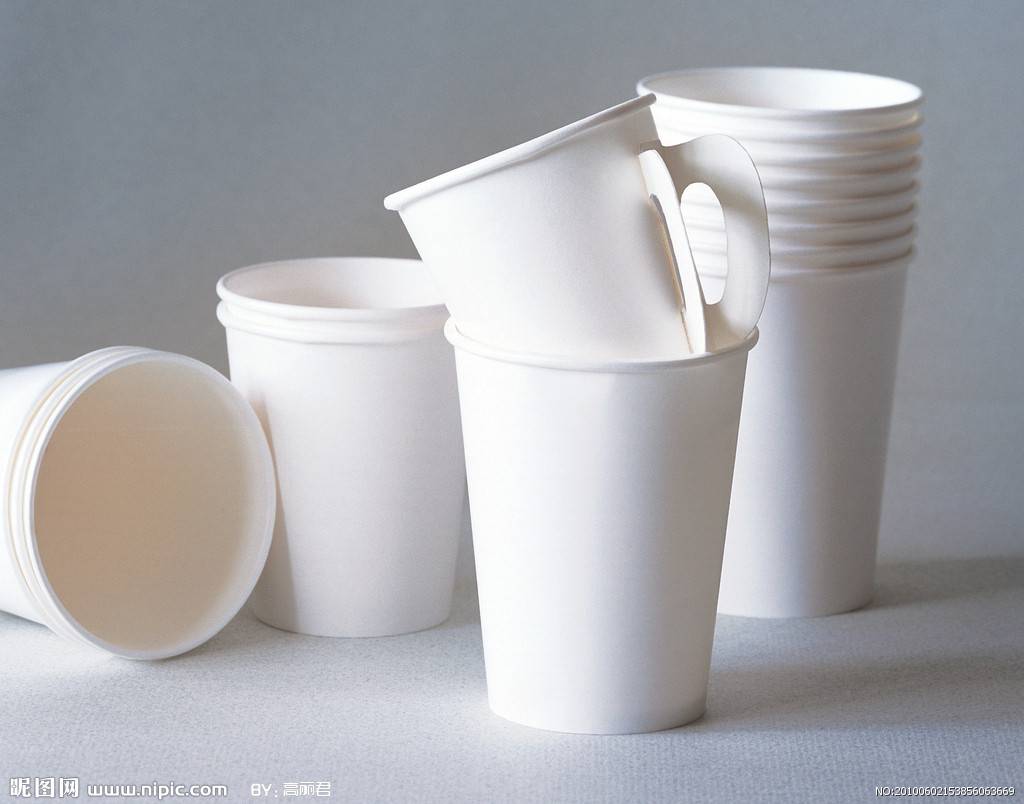 Бумажные стаканы. Paper Cups 7oz 200gr. Стаканчики одноразовые бумажные. Стакан бумажный с ручкой. Бумажные стаканчики с ручкой.