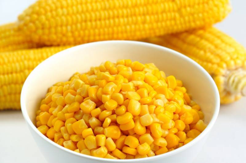 Corn me. Кукуруза Sweet Corn. Кукуруза вареная и консервированная. Кукуруза в банке. Сладкая кукуруза в банке.