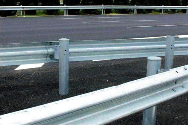 Single Side Highway Guard Rails - Huaway Guardrail Engineering Co.