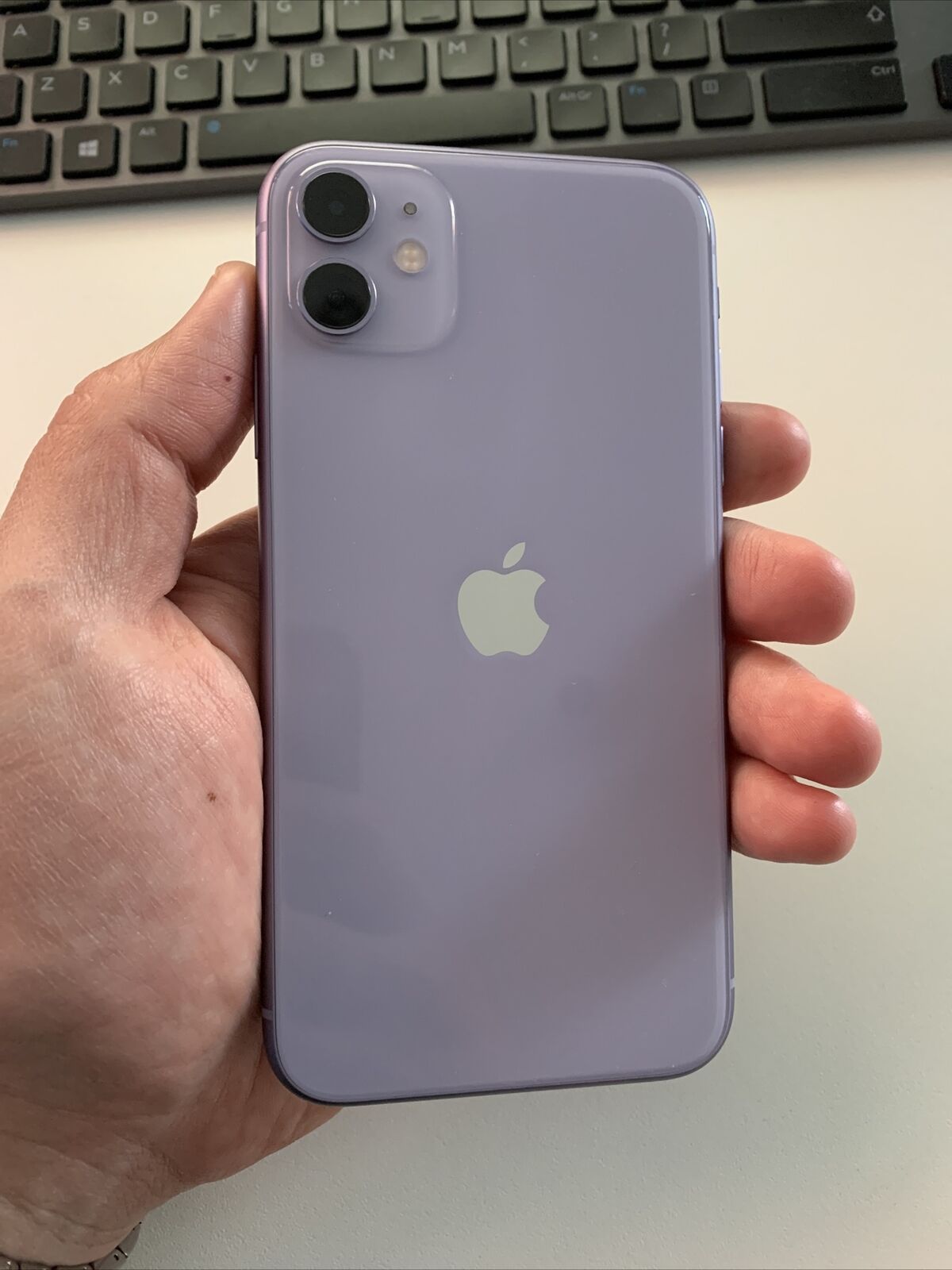 iPhone 11 パープル 64 GB docomo-