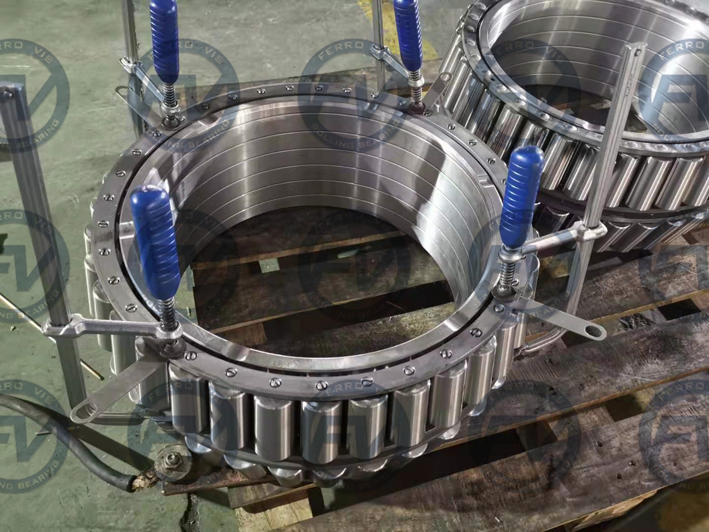 four-row-taper-roller-bearing-331492-for-steel-industry-fuwei