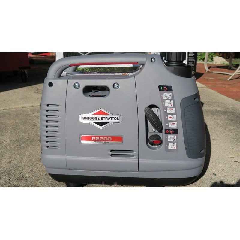 Briggs & Stratton P2200 - 1700 Watt PowerSmart Series Inverter ...