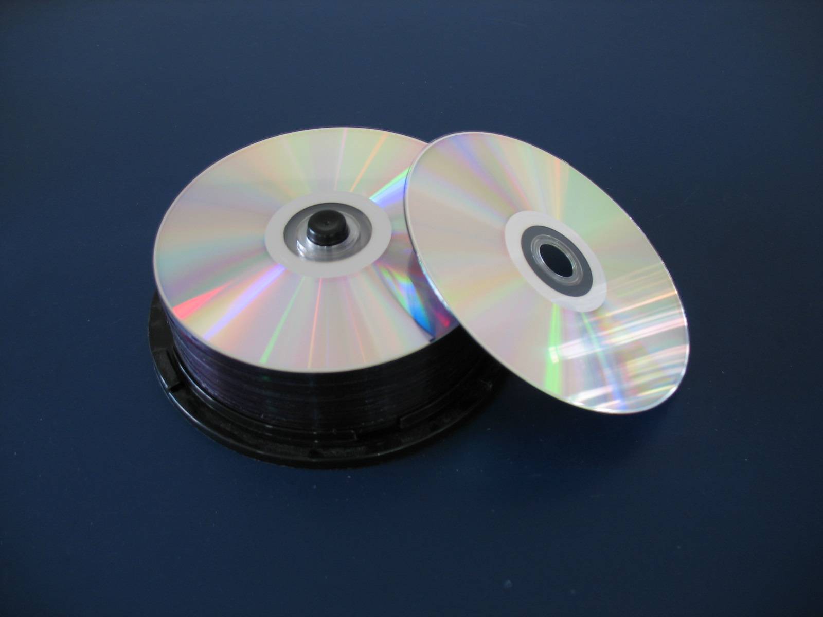 Компакт р. DVD -R И CD-R. Компакт-диск DVD 700mb OEM. Компакт-диск DVDR 4,7gb ОЕМ. Leadisk DVD+R 16x.