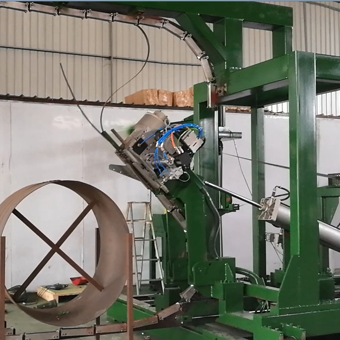 notched-closure-sealless-joint-for-steel-strap-connection-by-strapping-head  - Superworker Automatic Steel Strapping Machine