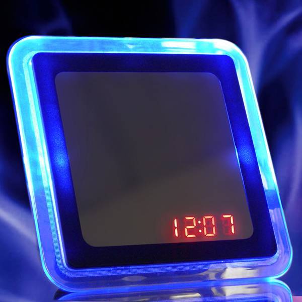 Часы led mirror clock. Led часы сенсор зеркало. Приложение для электронных настольных made in China.