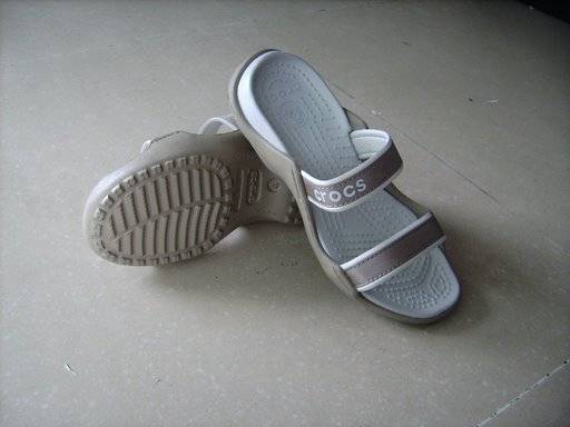 crocs female shoes