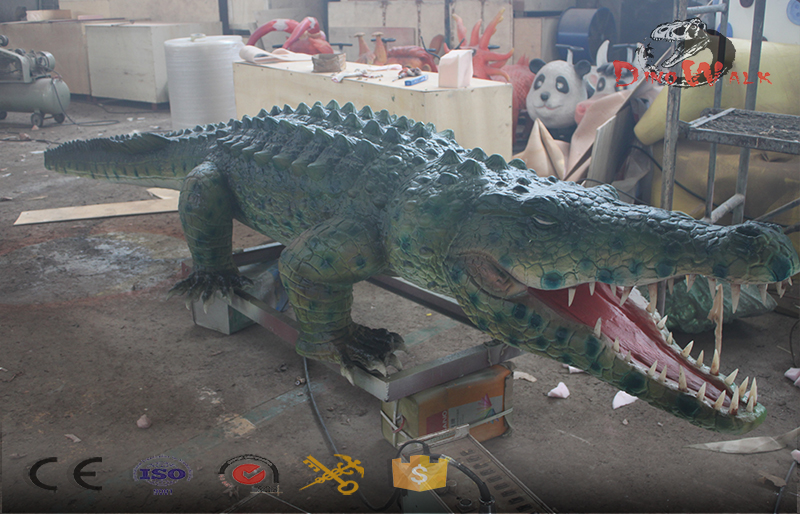 Real Life Size Crocodile Simulation With Movement - Dino Walk Science ...