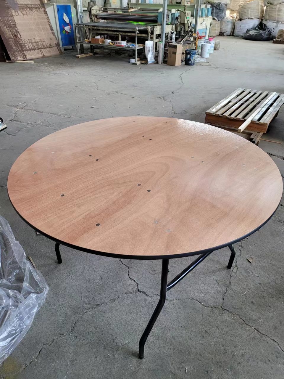 Ft Plywood Round Banquet Folding Table Qingdao Zhongdiluhui Machinery Co Ltd