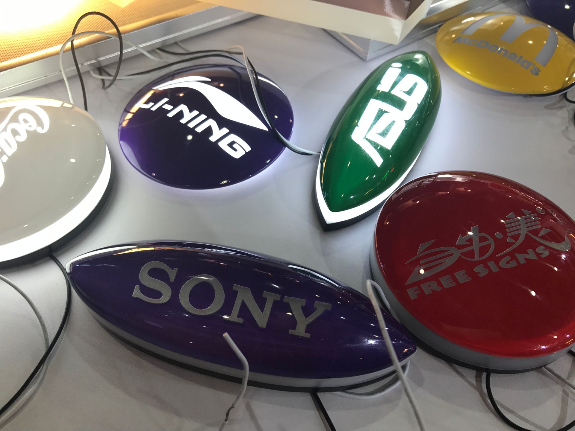 Rimless Facelit Acrylic 3d Logo Design Led Sign Guagnzhou To Win Disolay Co Limited Ecplaza Net